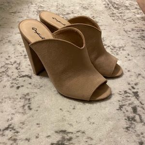 ✨Nude Suede Heels✨